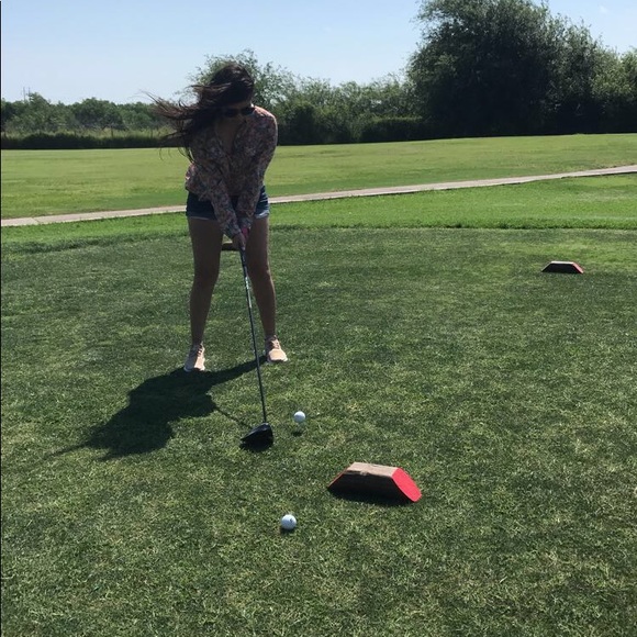 Meet your Posher, Miss. Monica Larissa ✨ - Picture 4 of 4